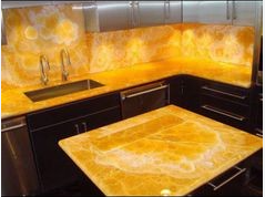 Đá Onyx Xuyên Sáng – Tôn Vinh Nghệ Thuật Trong Gian Bếp