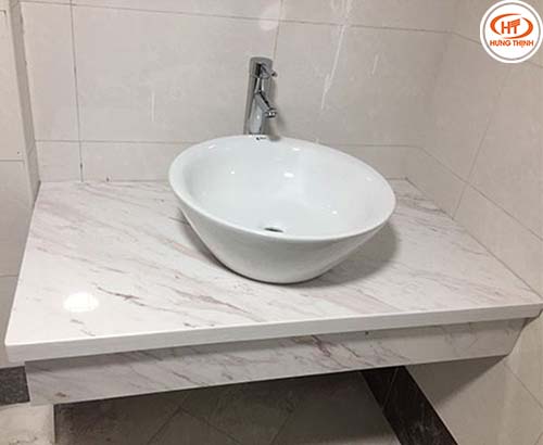 Đá Thạch Anh làm mặt bàn mang lại vẻ đẹp thẩm mỹ cao cho ngôi nhà