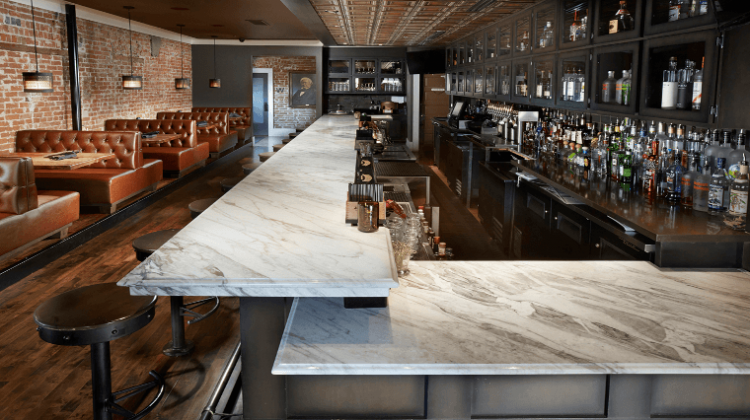 đá thạch anh nhân tạo chống xước cho quầy bar