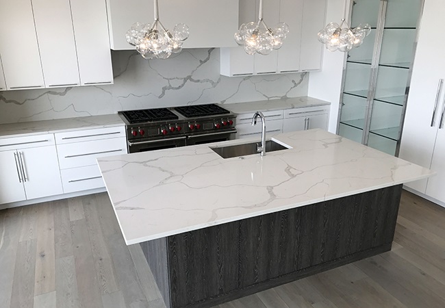 Đá Marble Trắng Vân Mây – Vẻ Đẹp Thanh Thoát và Tinh Tế