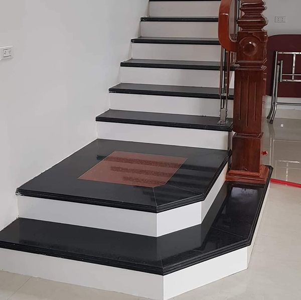 ốp đá chiếu nghỉ cầu thang