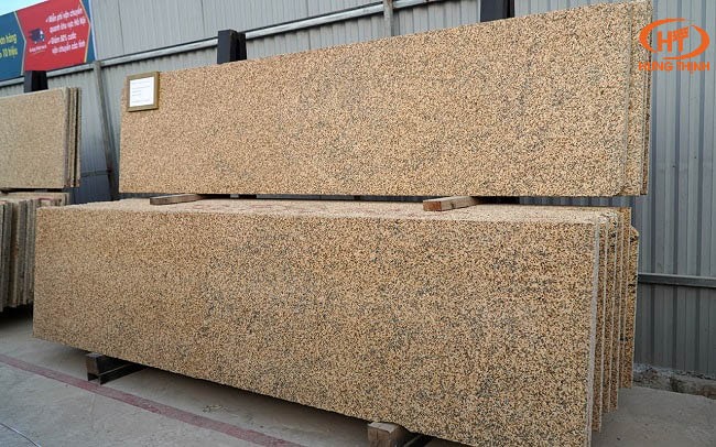 đá granite màu vàng