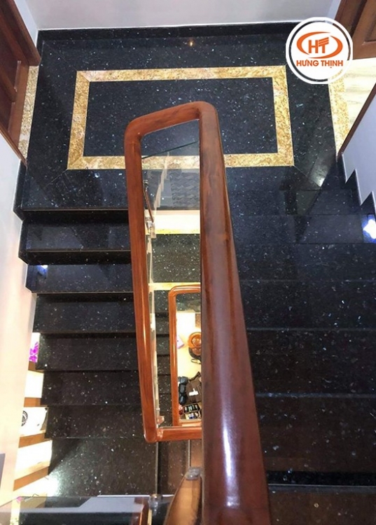 đá granite ốp cầu thang