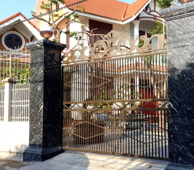 Ốp trụ cổng ngoài trời: Vừa bền, vừa giúp nâng tầm đẳng cấp cho ngôi nhà.