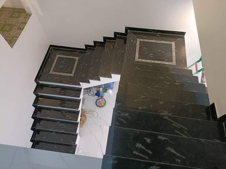 ốp đá chiếu nghỉ cầu thang