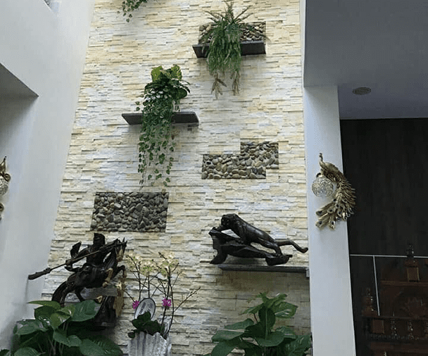 đá ốp giếng trời đẹp