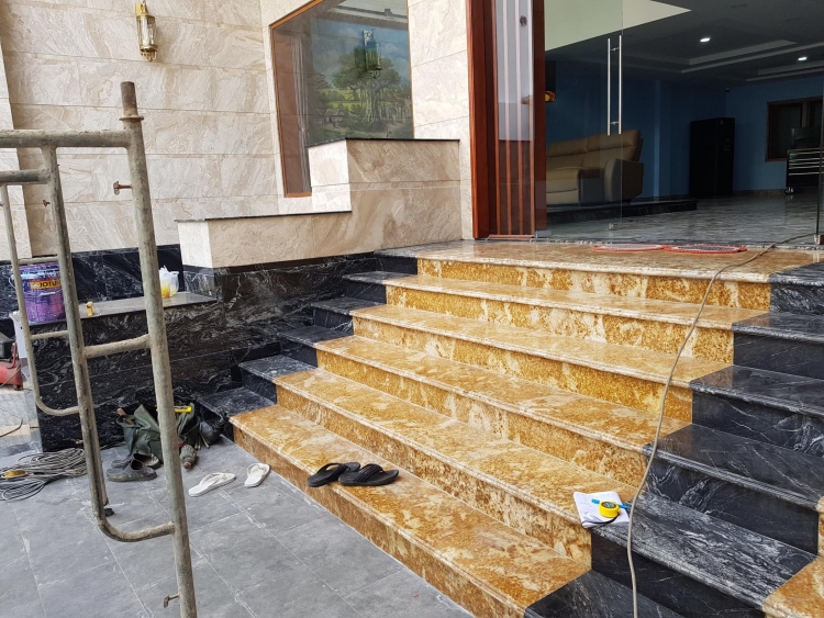 đá lát bậc tam cấp