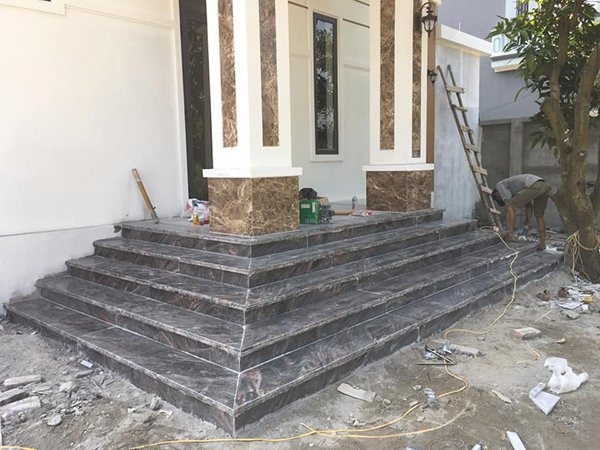 đá lát bậc tam cấp