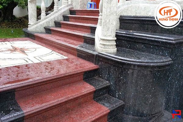Tổng thể bậc tam cấp mang lại cảm giác vững chãi và thẩm mỹ.