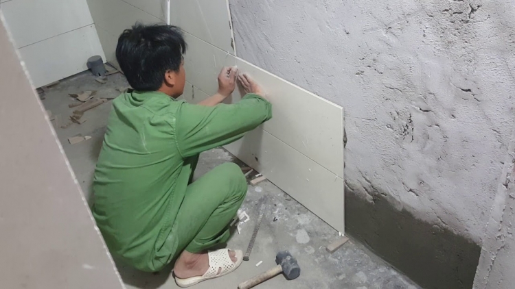 quy trình ốp gạch tường