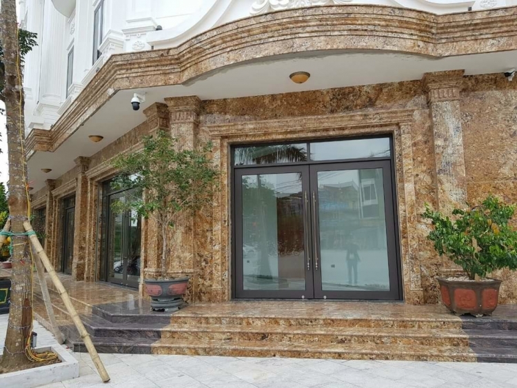 có nên ốp đá mặt tiền nhà