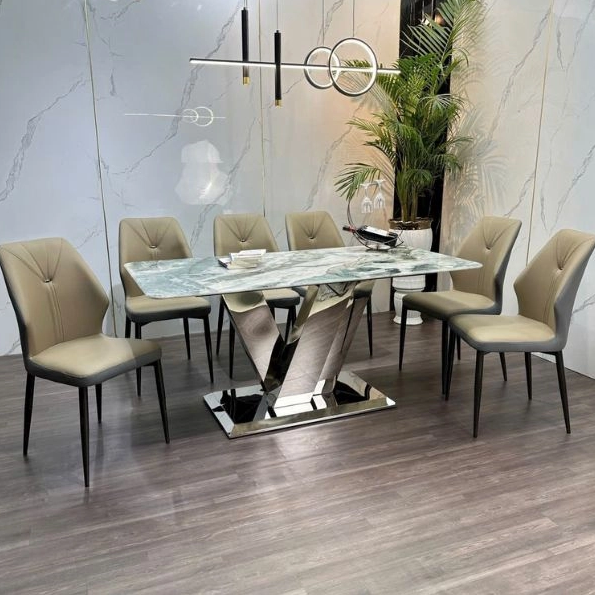 Thiết kế bàn ăn đá thạch anh bo cạnh giúp tăng tính thẩm mỹ và đảm bảo an toàn trong quá trình sử dụng.