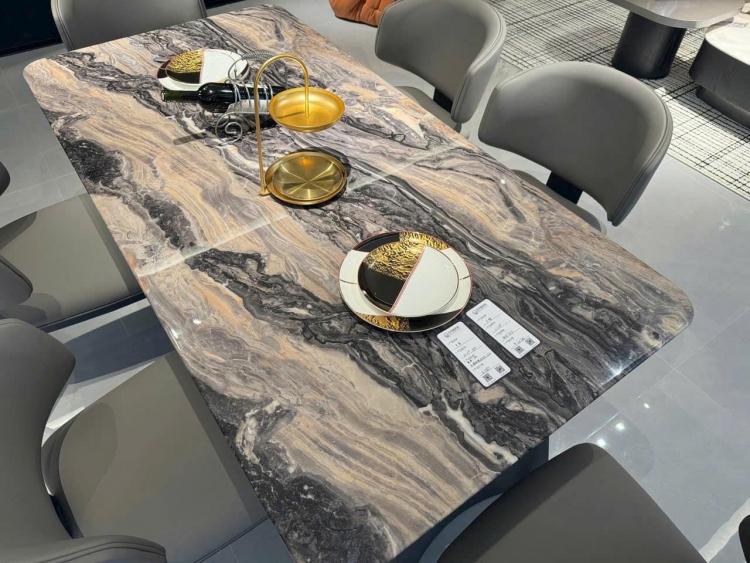 bàn ăn đá thạch anh