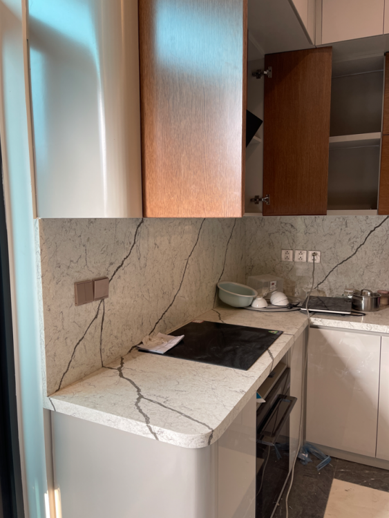 Bàn bếp ốp đá thạch anh