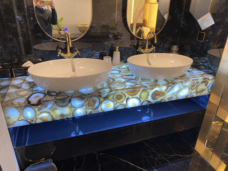 Đá onyx xuyên sáng ốp chậu lavabo
