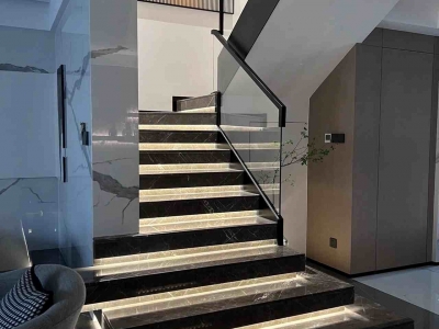 Đá lát cầu thang – Giải pháp bền đẹp nâng tầm không gian sống Đá lát cầu thang – Giải pháp bền đẹp nâng tầm không gian sống