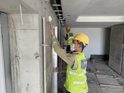 Quy trình ốp lát đá tự nhiên chuẩn kỹ thuật từ A–Z Quy trình ốp lát đá tự nhiên chuẩn kỹ thuật từ A–Z