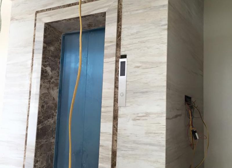 Ốp đá cầu thang nhà ống Hà Nội