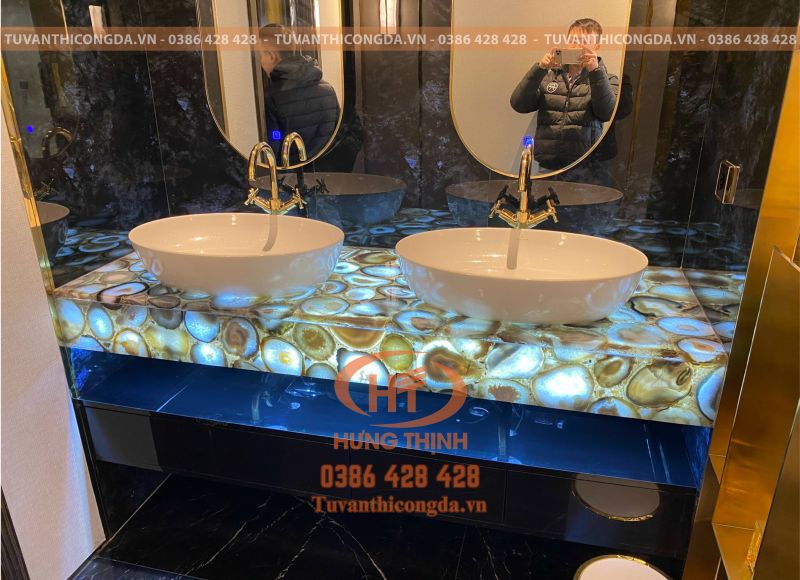 Ốp bàn lavabo đá xuyên sáng 